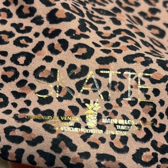 Skatie• ‘Sophie’ Bikini Top in HOUSTON - Picture 12 of 15